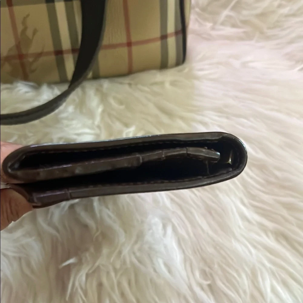 Burberry Cream and dark brown Satchel with Iconic Design w matching wallet - Picture 11 of 15